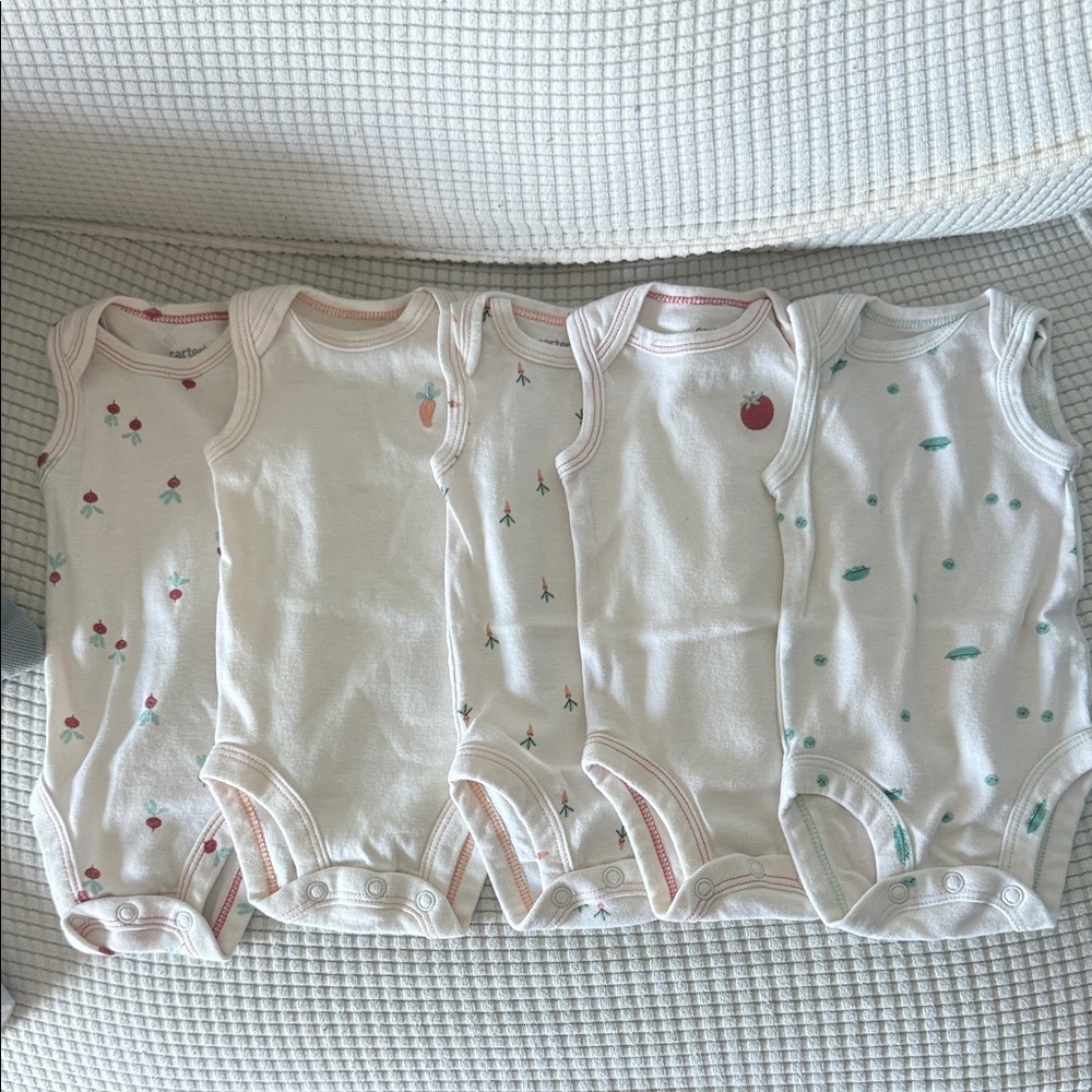 Carter's White printed and embroidered Bodysuits Set
